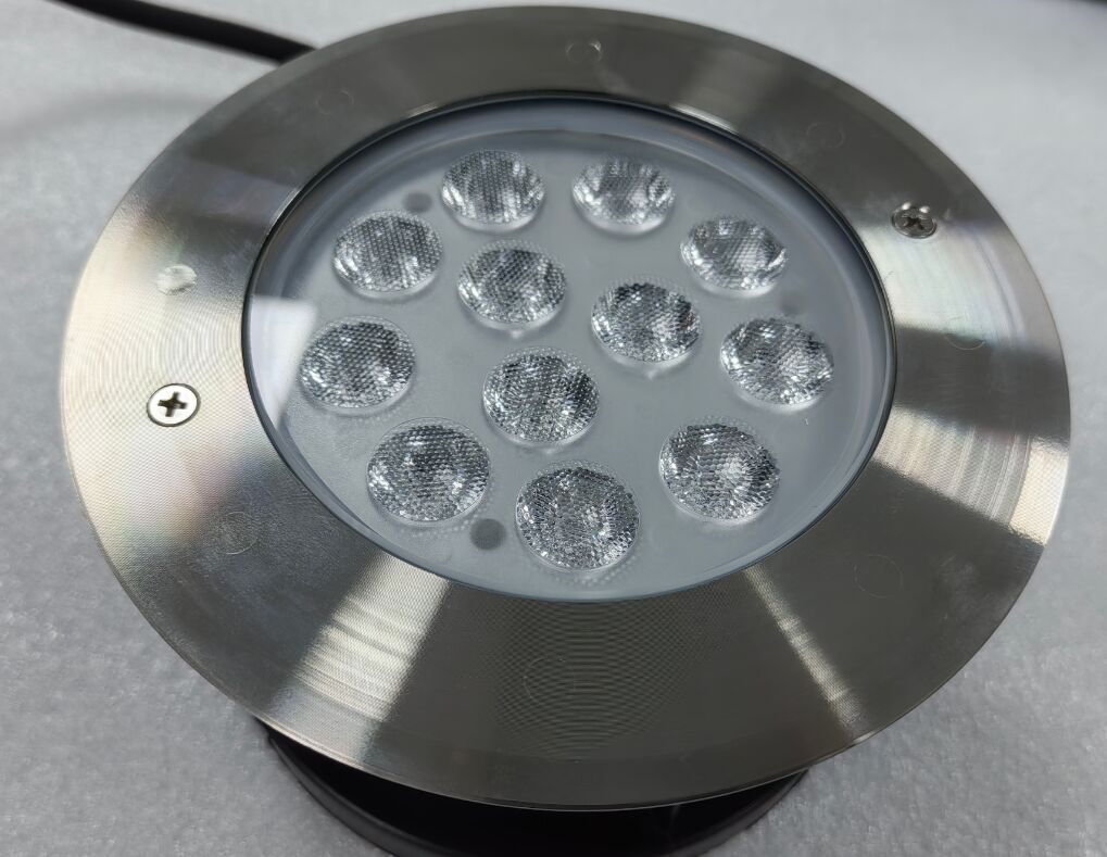 Światła LED do basenu IP68 Wodoodporne oświetlenie podwodne Zakres temperatur od -20 do 45 stopni Celsjusza Waga 1 kilogram